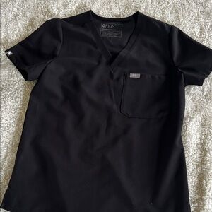 Figs Women's Black V-Neck Scrub Top